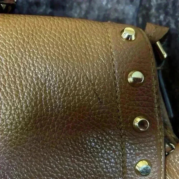 Michael Kors Hamilton Traveler Leather Saddle Bag with gold stud detail lock/key - Picture 10 of 15